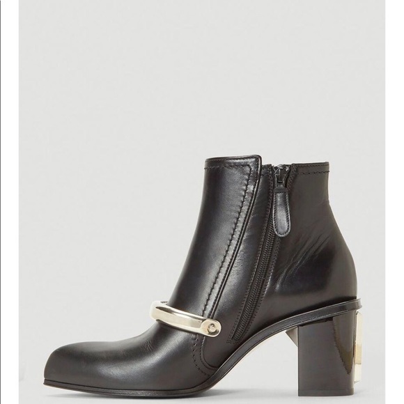 🎉HP x 3🎉Alexander McQueen Black Peak Ankle Boots
